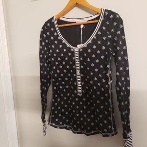 NEW Victoria Secret Long Sleeve Snowflake Top
